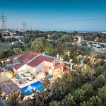 Vila Artzy *