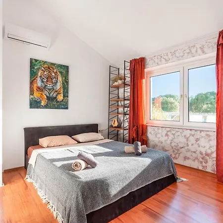 Villa Artzy *