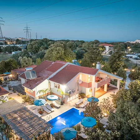 Villa Artzy *